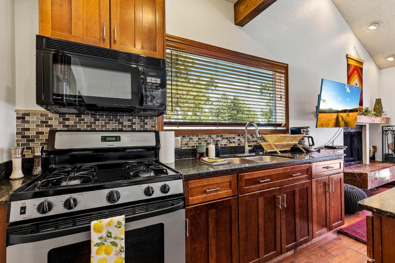 Вилла Delightful 1 Bdrm Country Club Retreat With Mt Elden Views! Флагстафф Экстерьер фото