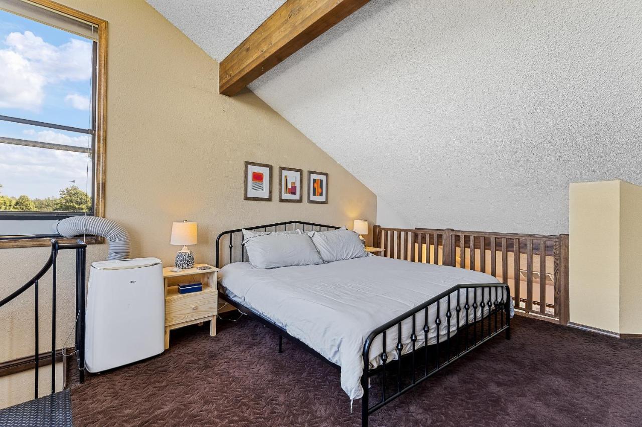 Вилла Delightful 1 Bdrm Country Club Retreat With Mt Elden Views! Флагстафф Экстерьер фото